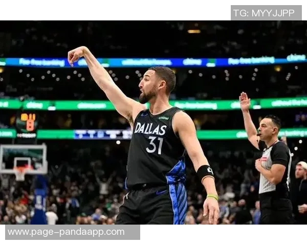 克莱三分球超越利拉德升至历史第四库里热情祝贺称赞杀手表现